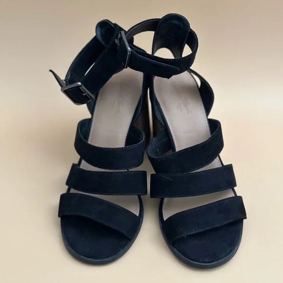 Universal Thread Etta Buckle Ankle Block Heel Sandal Black Size: 5.5 - Picture 4 of 5